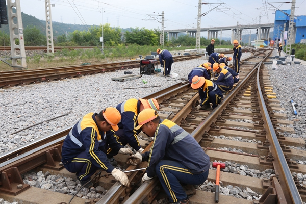 替换钢轨_副本.jpg