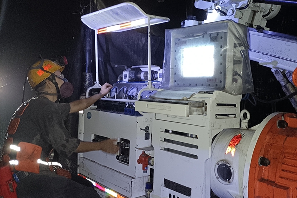 2 应用“以压代爆”手艺_副本.jpg