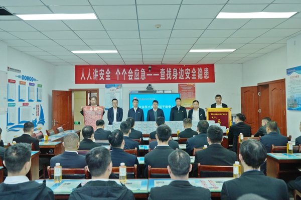 3 三特区队慰问_副本.jpg